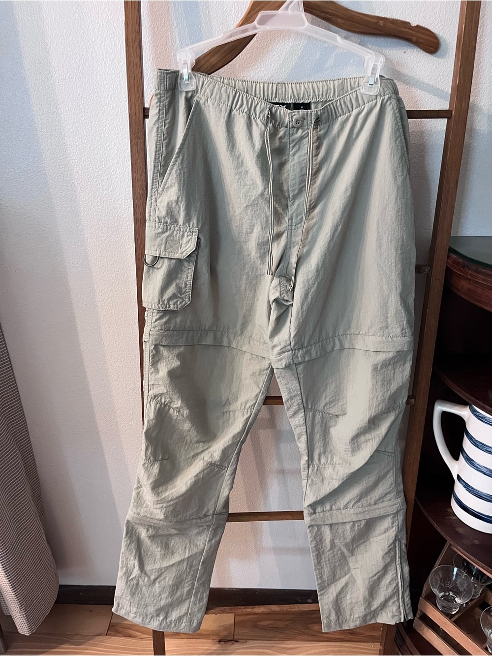 Womens Lightweight Cargo Pants in Light Olive